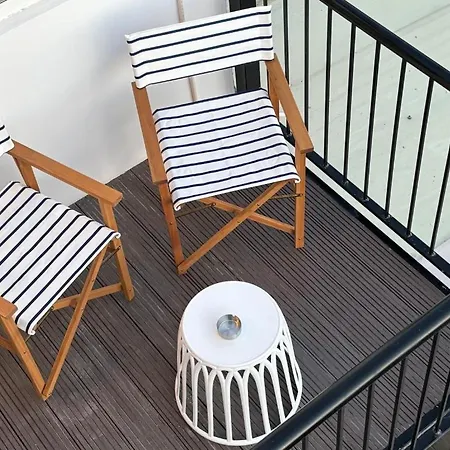 Venus Lighthouse 2br, Sea-view, Center * 파포스