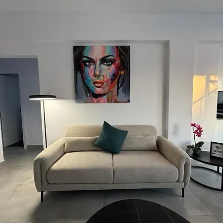 Venus Lighthouse 2b, Sea-view, Center Apartment *