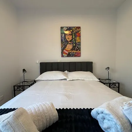 Venus Lighthouse 2b, Sea-view, Center Apartment