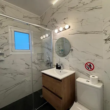 Venus Lighthouse 2b, Sea-view, Center Apartment *