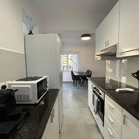 Apartment Venus Lighthouse 2b, Sea-view, Center Paphos