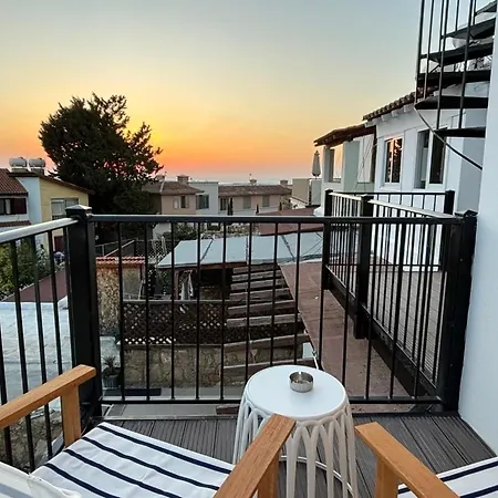 公寓 Venus Lighthouse 2b, Sea-view, Center Paphos