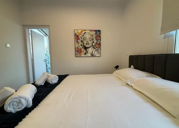 Venus Lighthouse 2b, Sea-view, Center