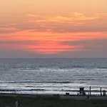 Venus Lighthouse 2b, Sea-view, Center Apartment *