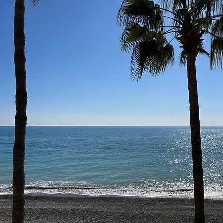 Venus Lighthouse 2b, Sea-view, Center アパート