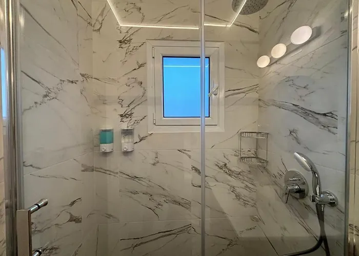 Venus Lighthouse 2b, Sea-view, Center アパート *