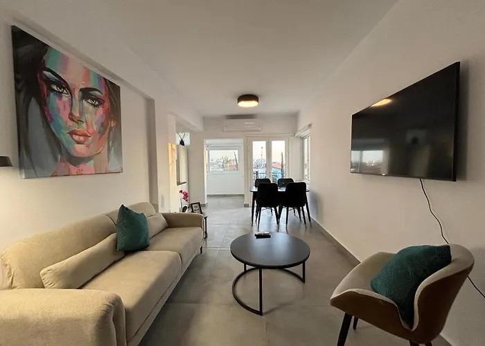 Venus Lighthouse 2b, Sea-view, Center *