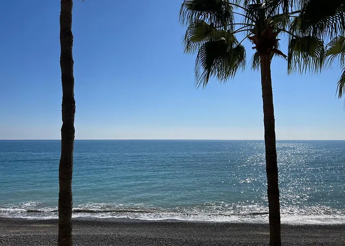 Venus Lighthouse 2b, Sea-view, Center アパート